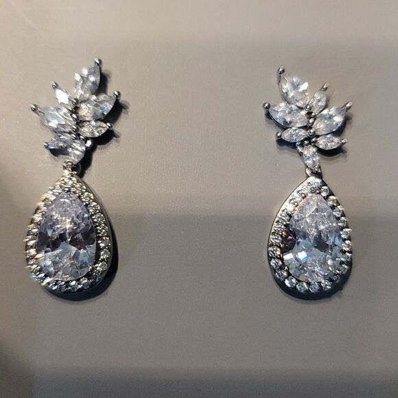 BRAND NEW BELIEVE BY BRILLIANCE CUBIC ZIRCONIA DROP EARRINGS EARRINGS - Picture 8 of 13